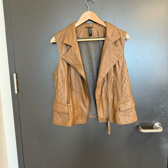 Marc Cain size 4 EUC leather “vintage” chocolate brown leather Quilted moto Vest - Picture 3 of 15